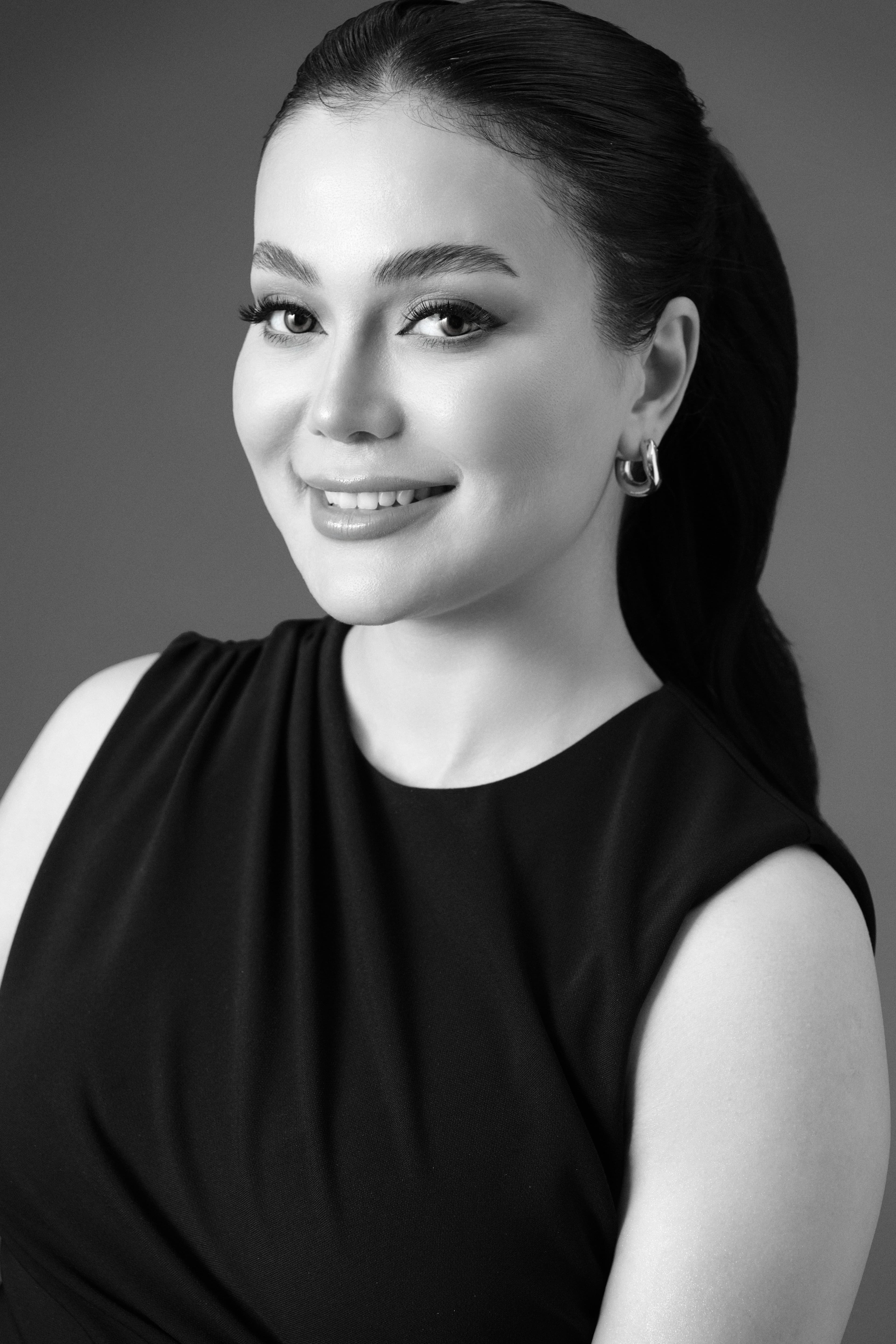 Mansi - Professional Makeup Artist